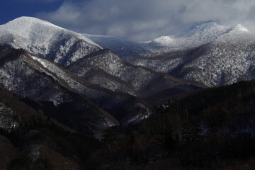 “龖、龘、纛、爨、灪、麤、彠”怎么读？