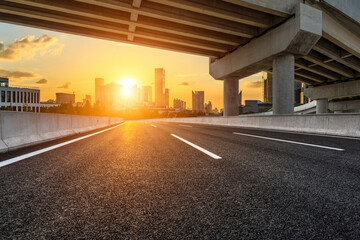 适合跑步发朋友圈的文案短句 开始坚持跑步发的说说