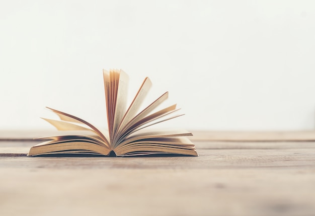 《狼王梦》的结局是什么