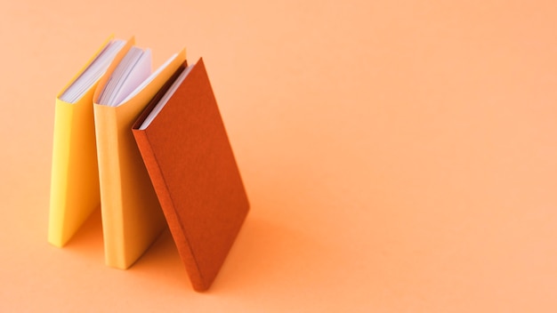 “龖、龘、纛、爨、灪、麤、彠”怎么读？