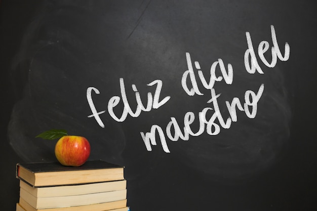 我拿青春去赌陪你熬过了苦是什么歌