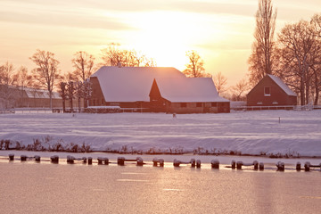 胆机与功放的区别-